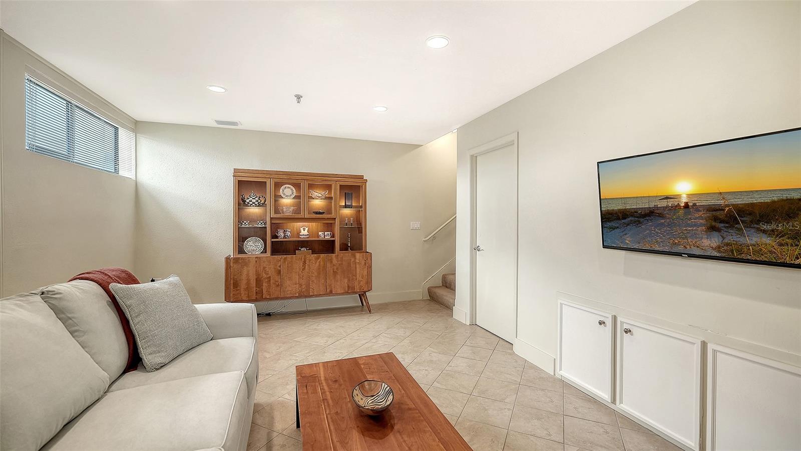 Image 25 of 52 For 1916 Harbourside Drive 803