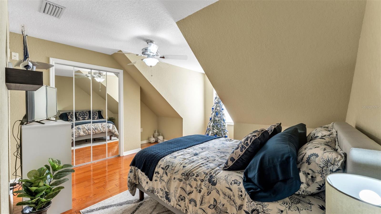 Image 28 of 50 For 1558 Yorkshire Trail