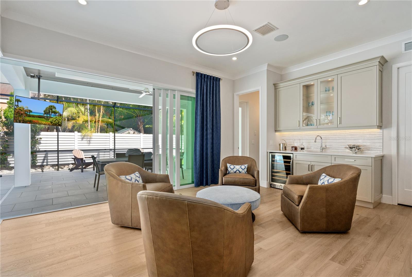 Image 16 of 61 For 5103 Windward Avenue