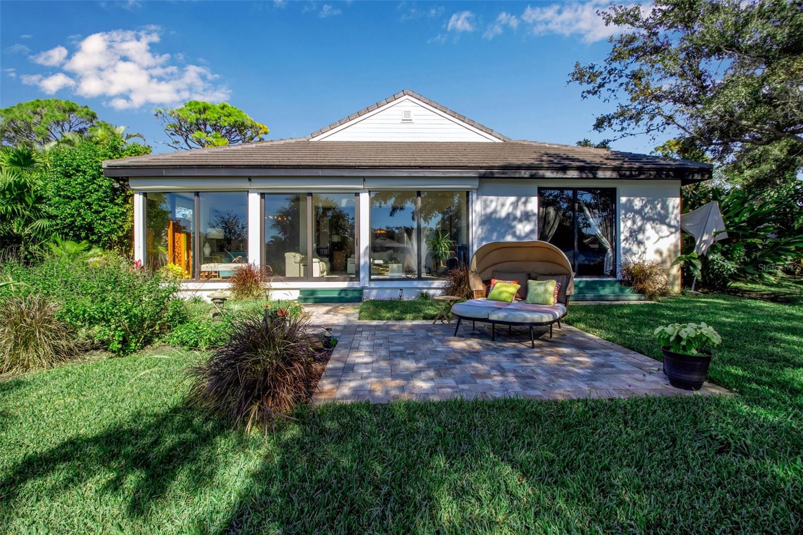 Image 25 of 37 For 17 Bayhead Lane