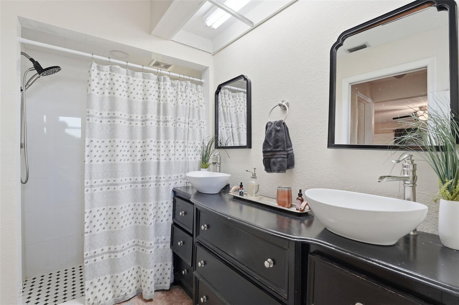 Image 22 of 41 For 1514 Kensington Street