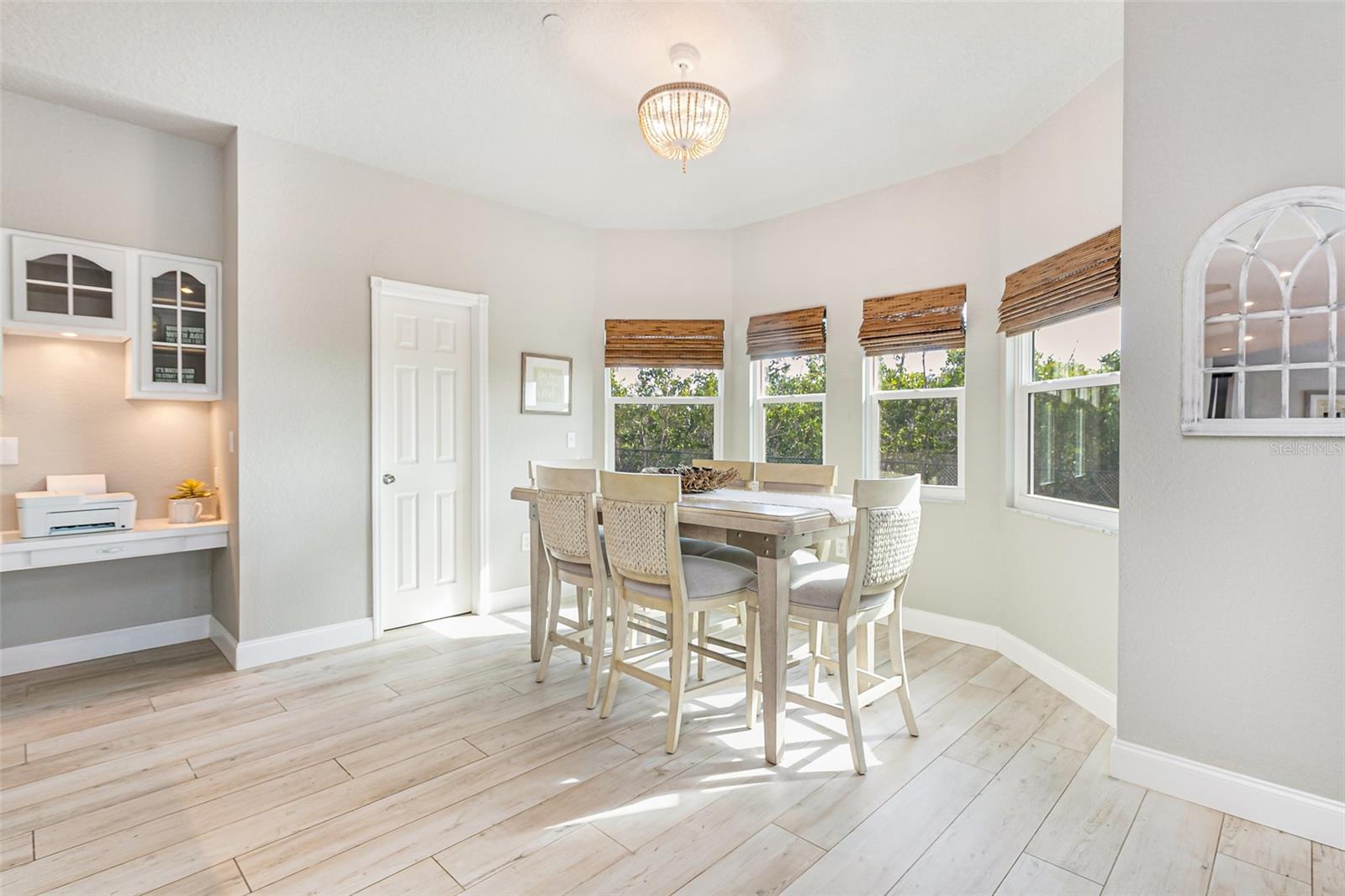 Image 22 of 81 For 12201 Shoreview Drive