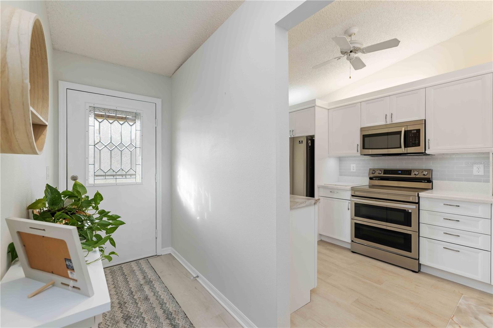 Image 13 of 30 For 4482 Weybridge  62