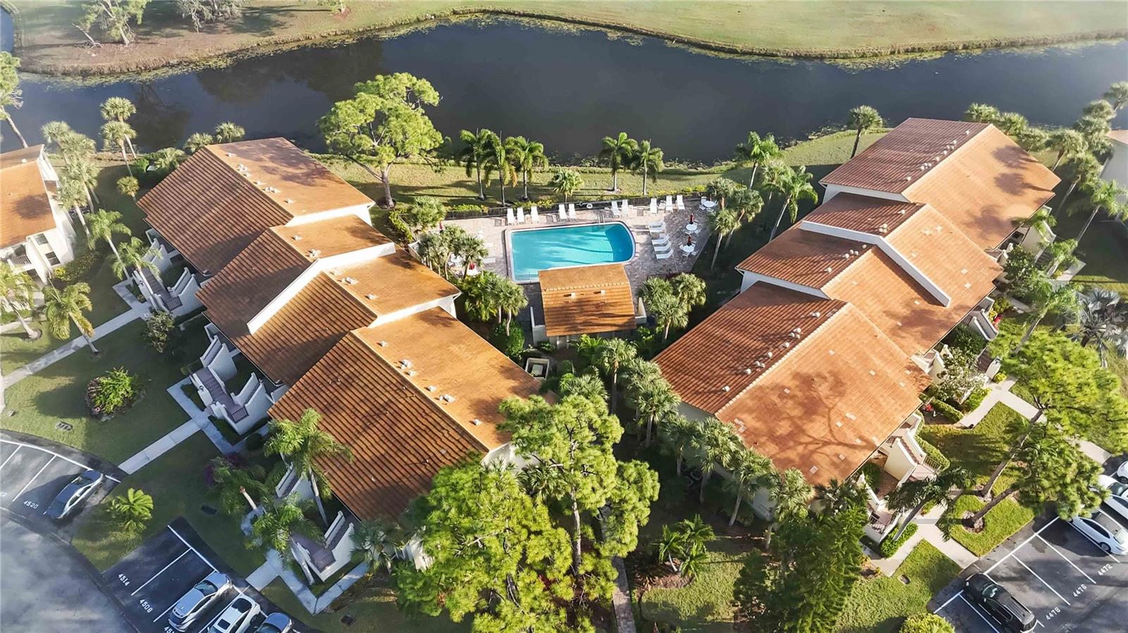 Image 28 of 30 For 4482 Weybridge  62