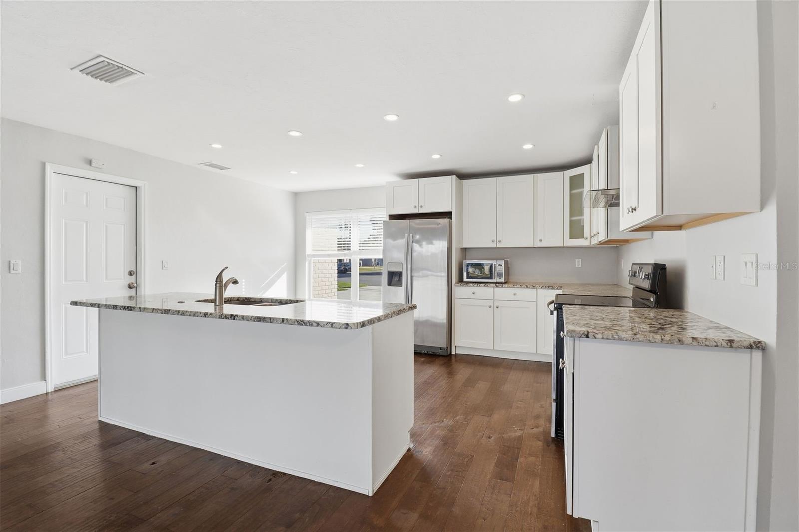 Image 13 of 42 For 1495 Charmont Place