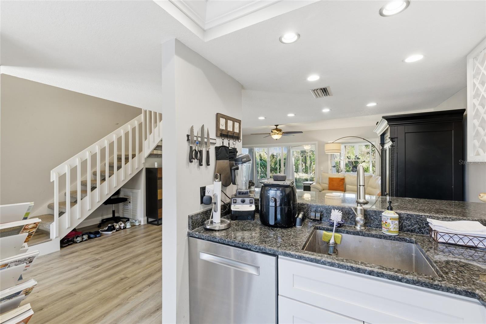 Image 13 of 37 For 475 Woods Landing Trail