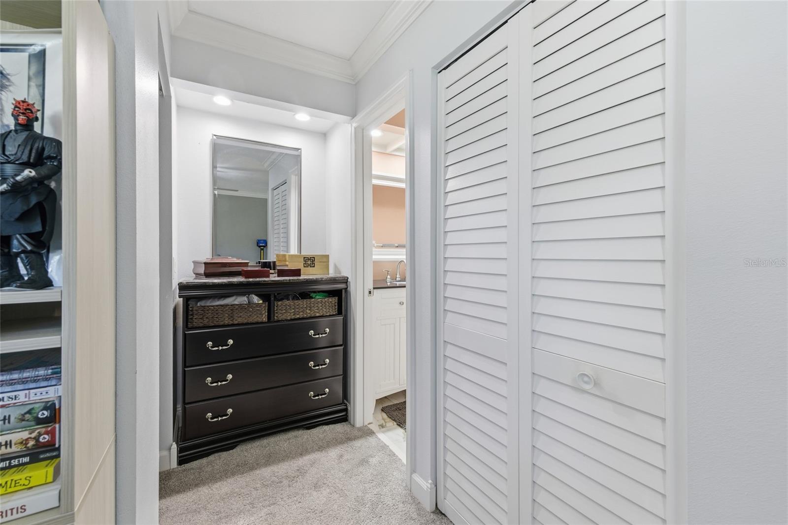 Image 22 of 37 For 475 Woods Landing Trail