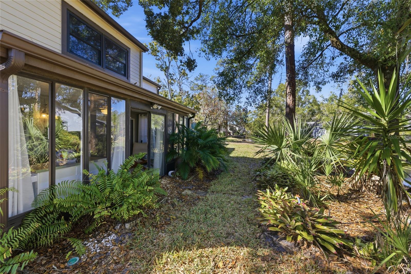 Image 25 of 37 For 475 Woods Landing Trail