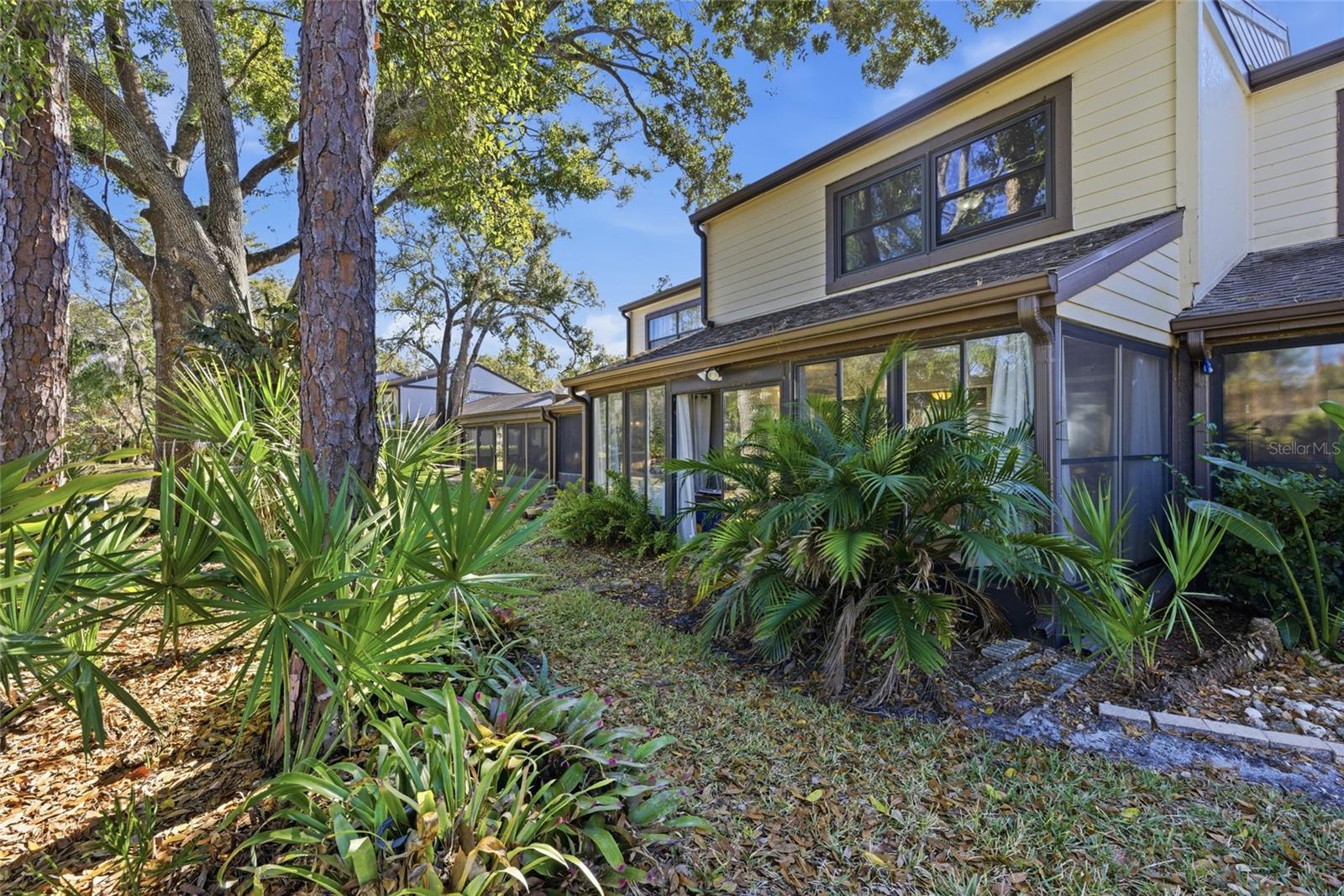 Image 26 of 37 For 475 Woods Landing Trail