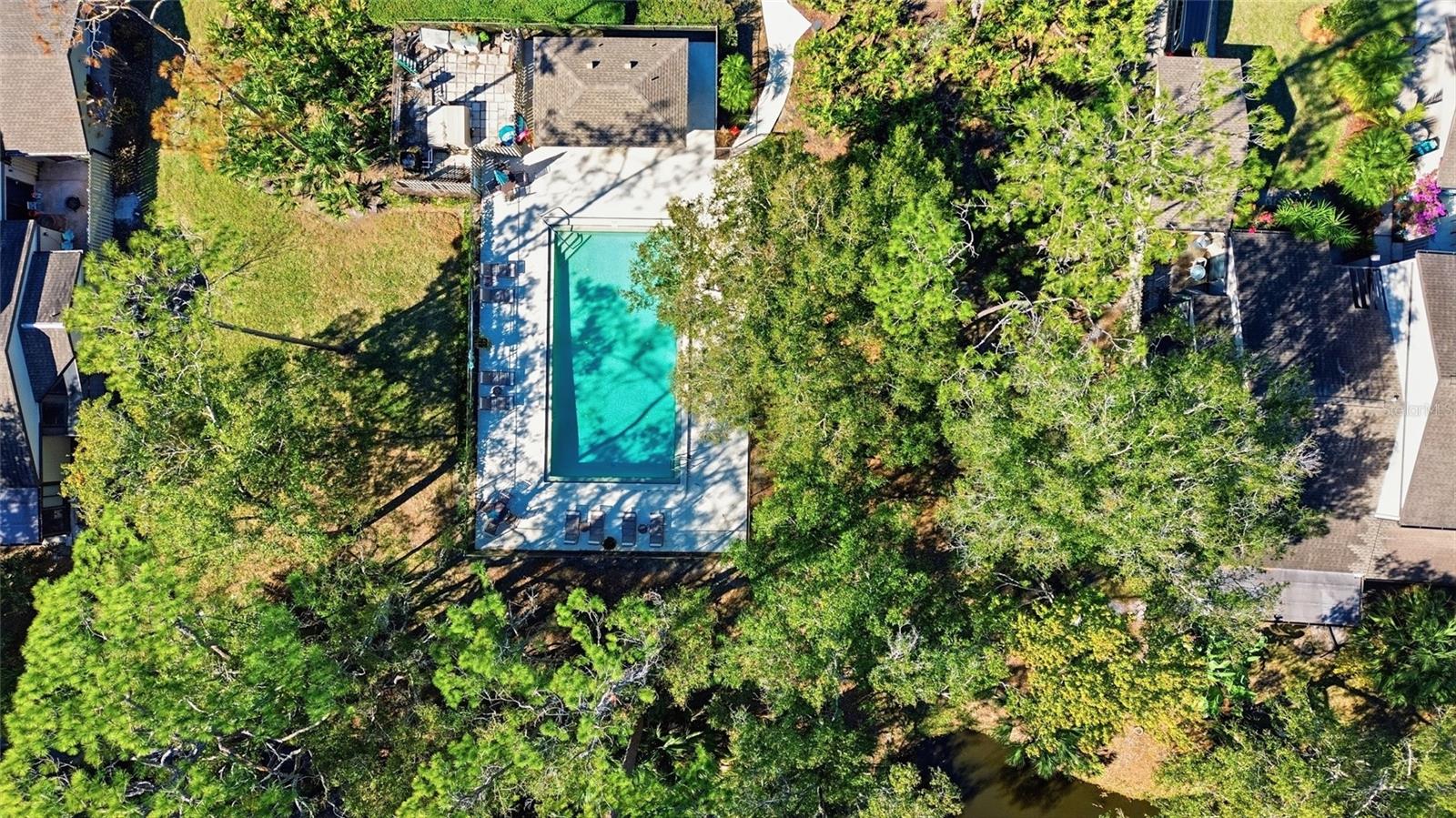 Image 28 of 37 For 475 Woods Landing Trail