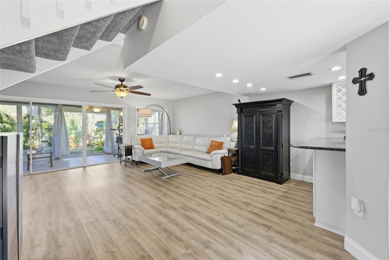 Image 5 of 37 For 475 Woods Landing Trail