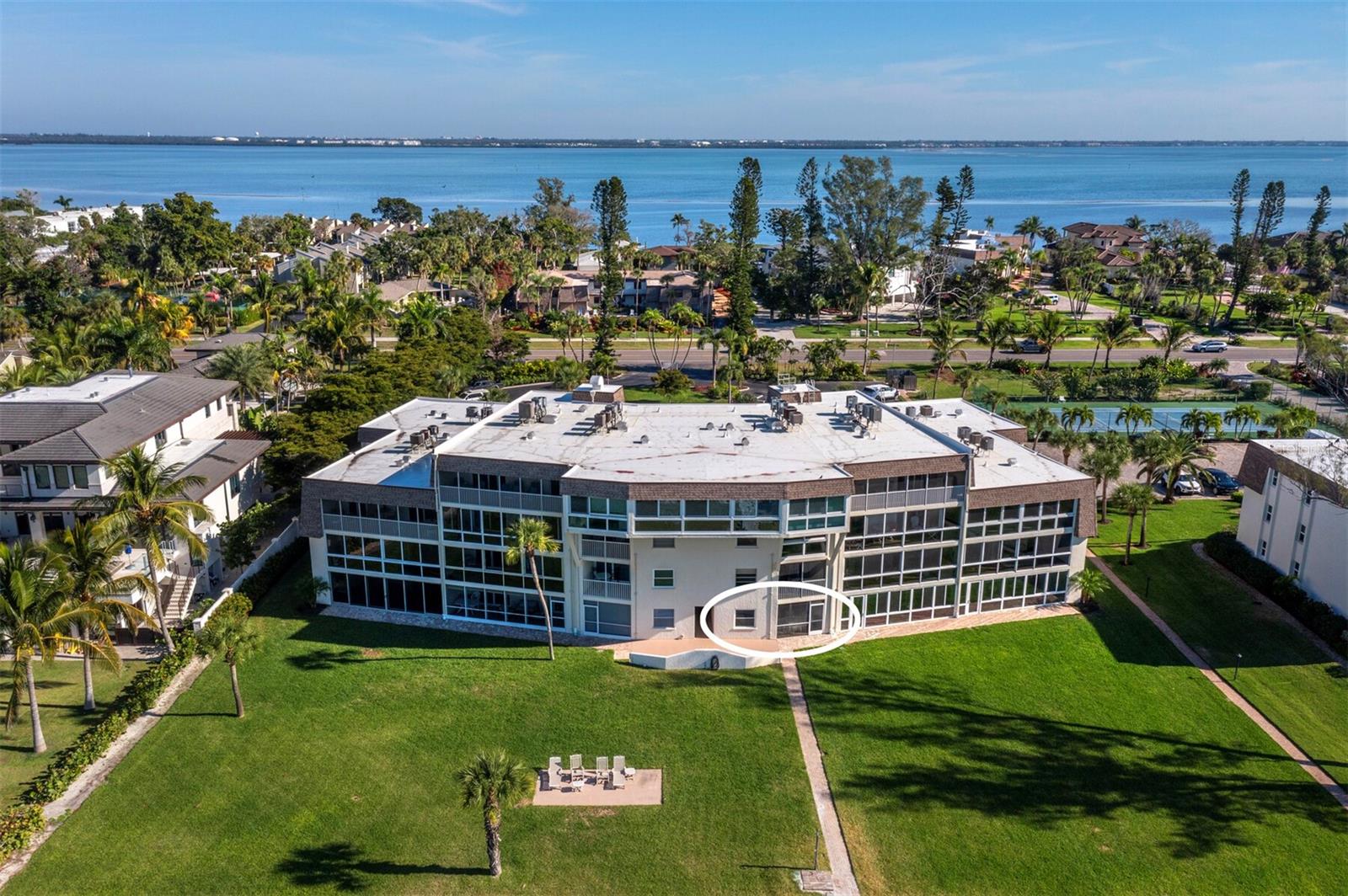 Image 3 of 48 For 5231 Gulf Of Mexico Drive 104