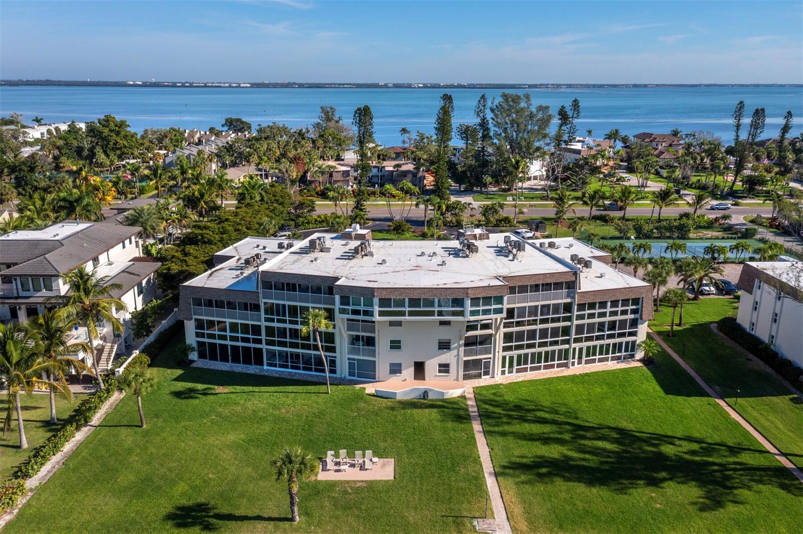 Image 42 of 48 For 5231 Gulf Of Mexico Drive 104