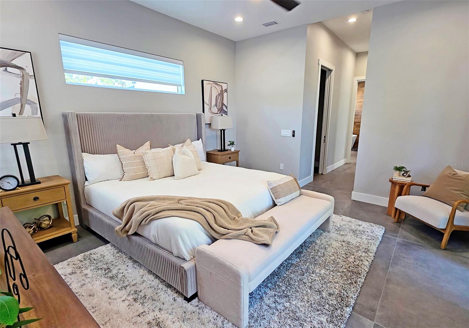 Image 20 of 95 For 2475 Bay Street