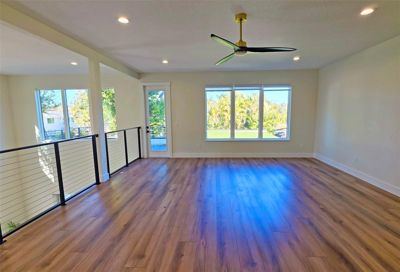 Image 33 of 95 For 2475 Bay Street