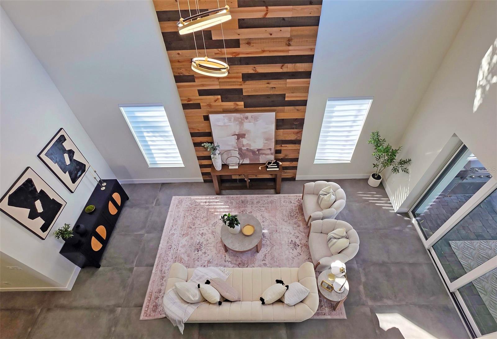 Image 37 of 95 For 2475 Bay Street