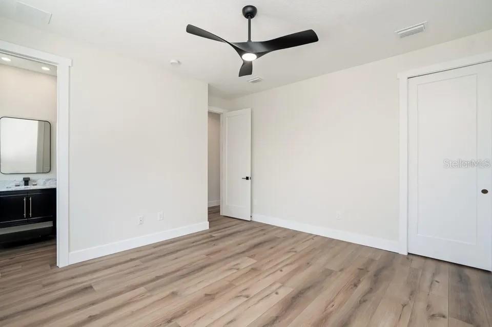 Image 38 of 95 For 2475 Bay Street