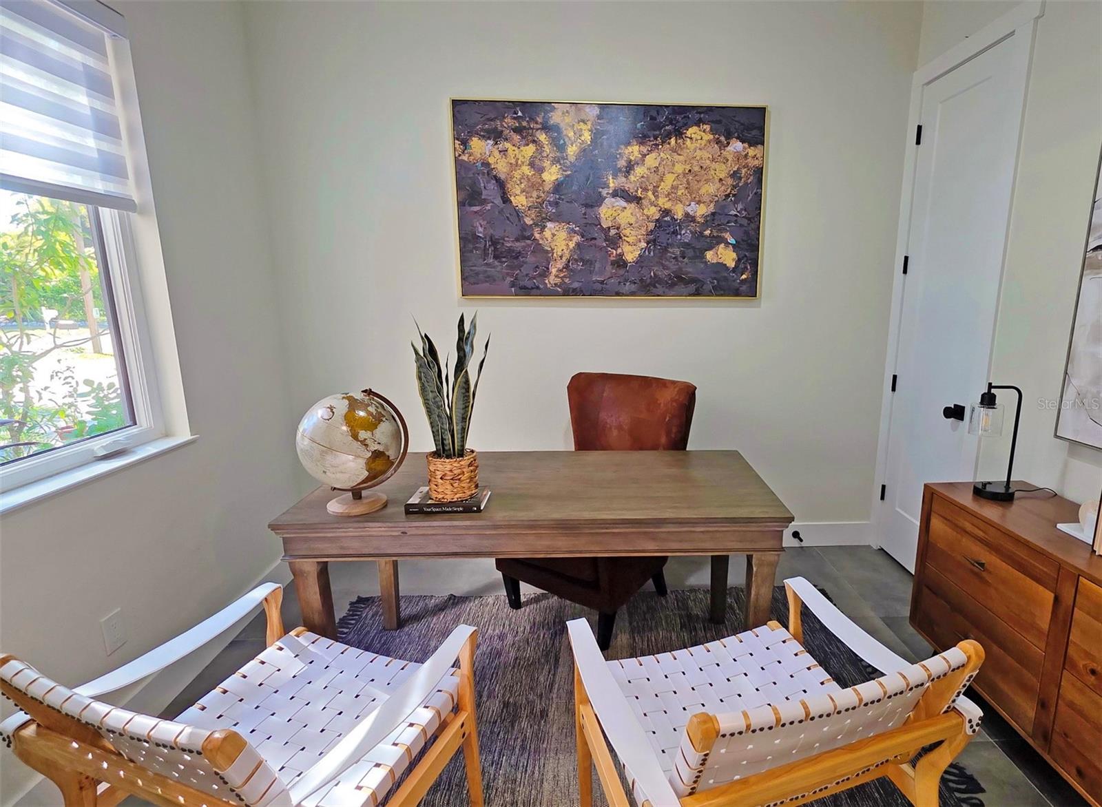 Image 4 of 95 For 2475 Bay Street