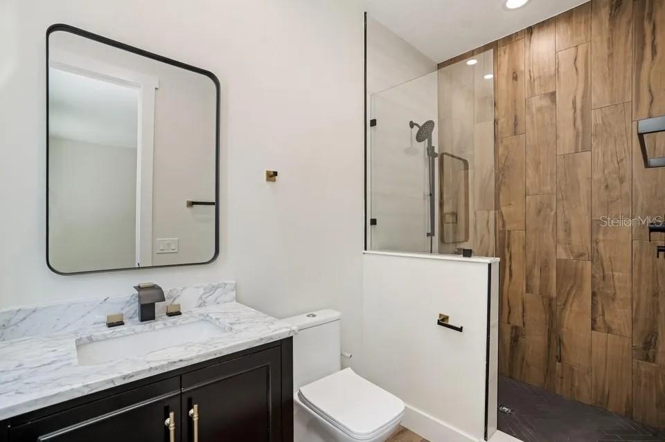 Image 41 of 95 For 2475 Bay Street