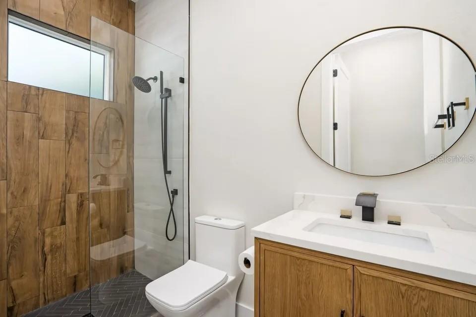 Image 54 of 95 For 2475 Bay Street