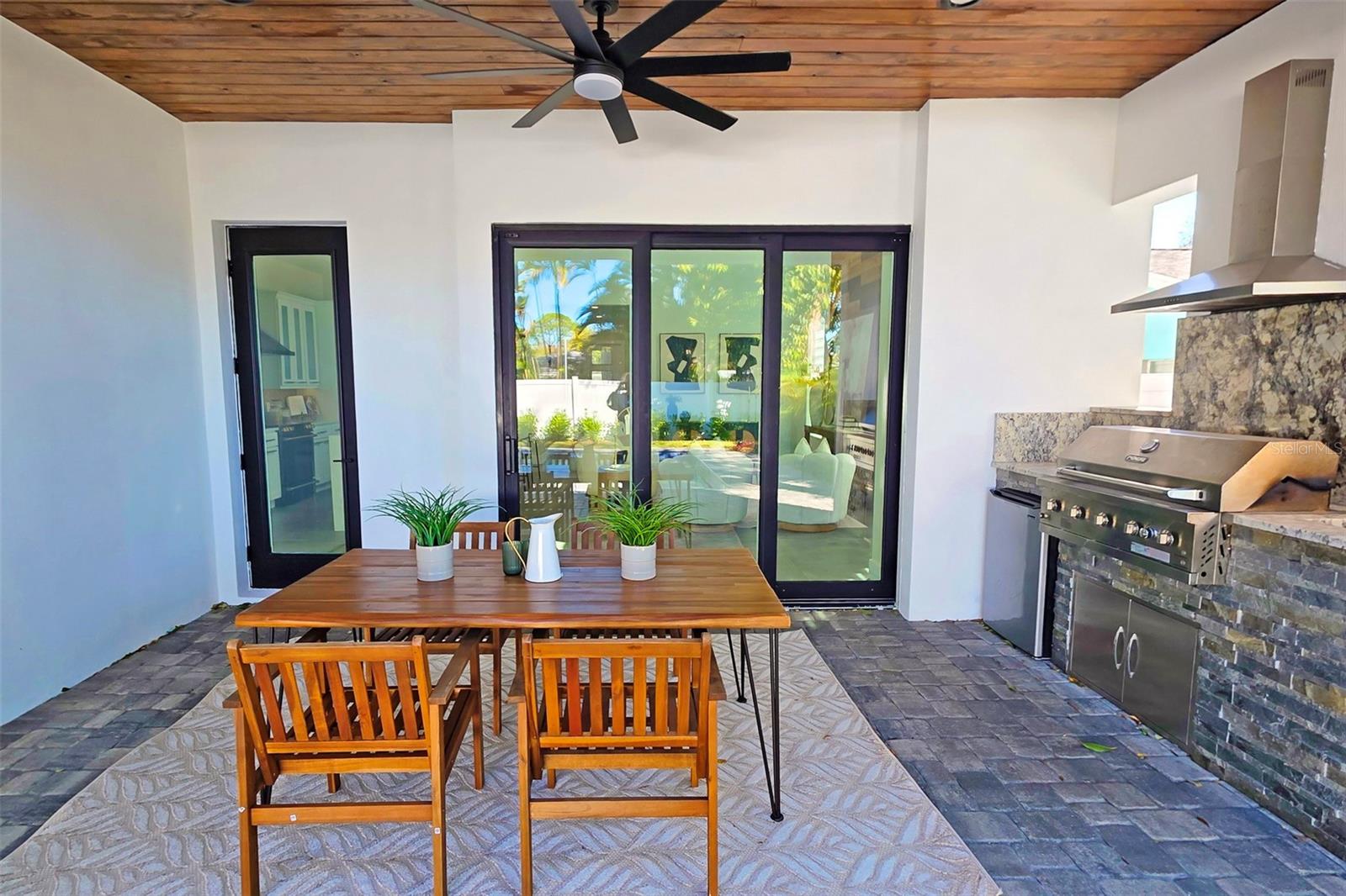 Image 56 of 95 For 2475 Bay Street