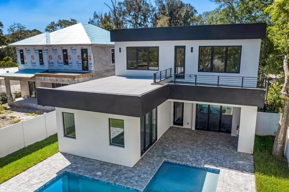 Image 62 of 95 For 2475 Bay Street