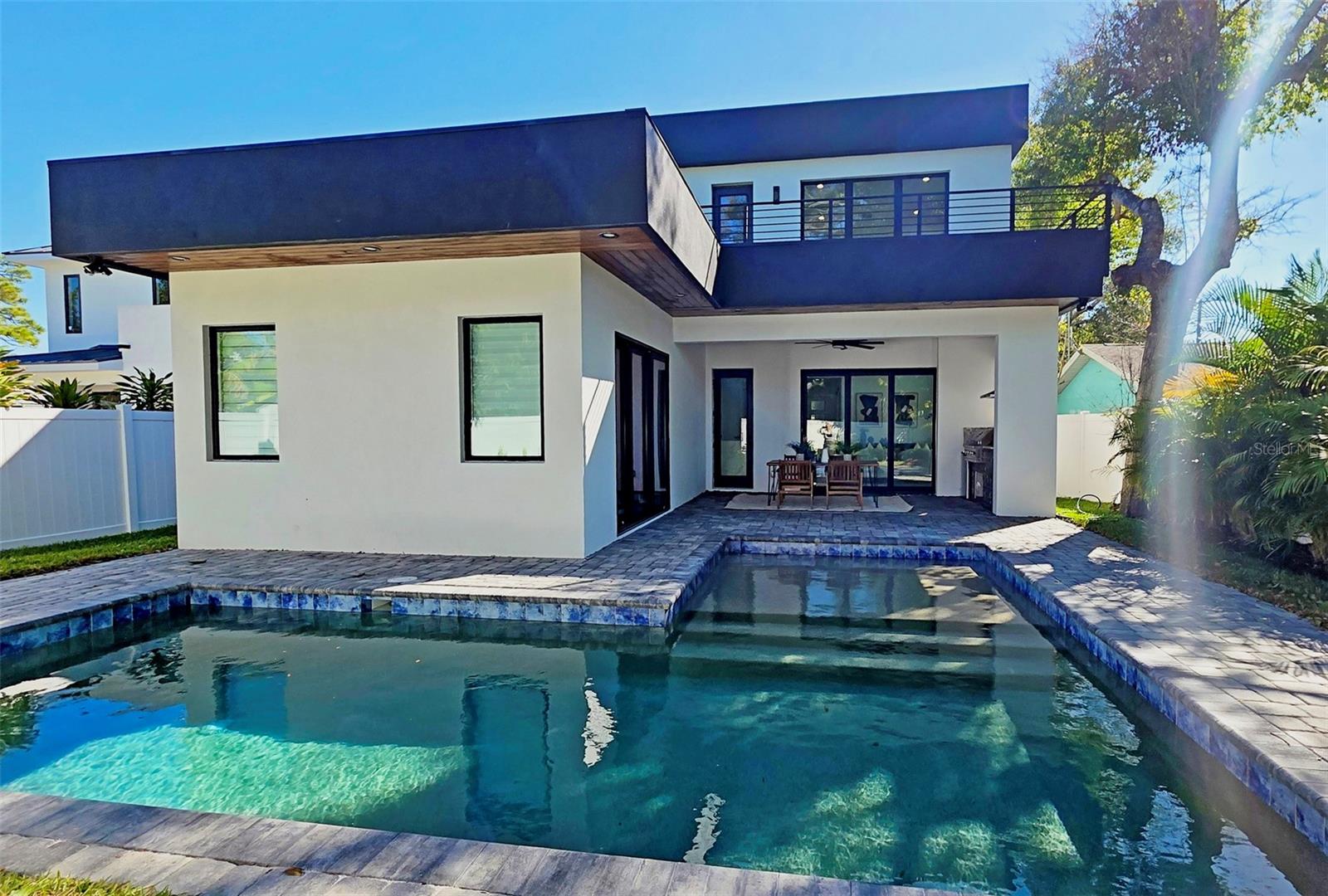 Image 70 of 95 For 2475 Bay Street