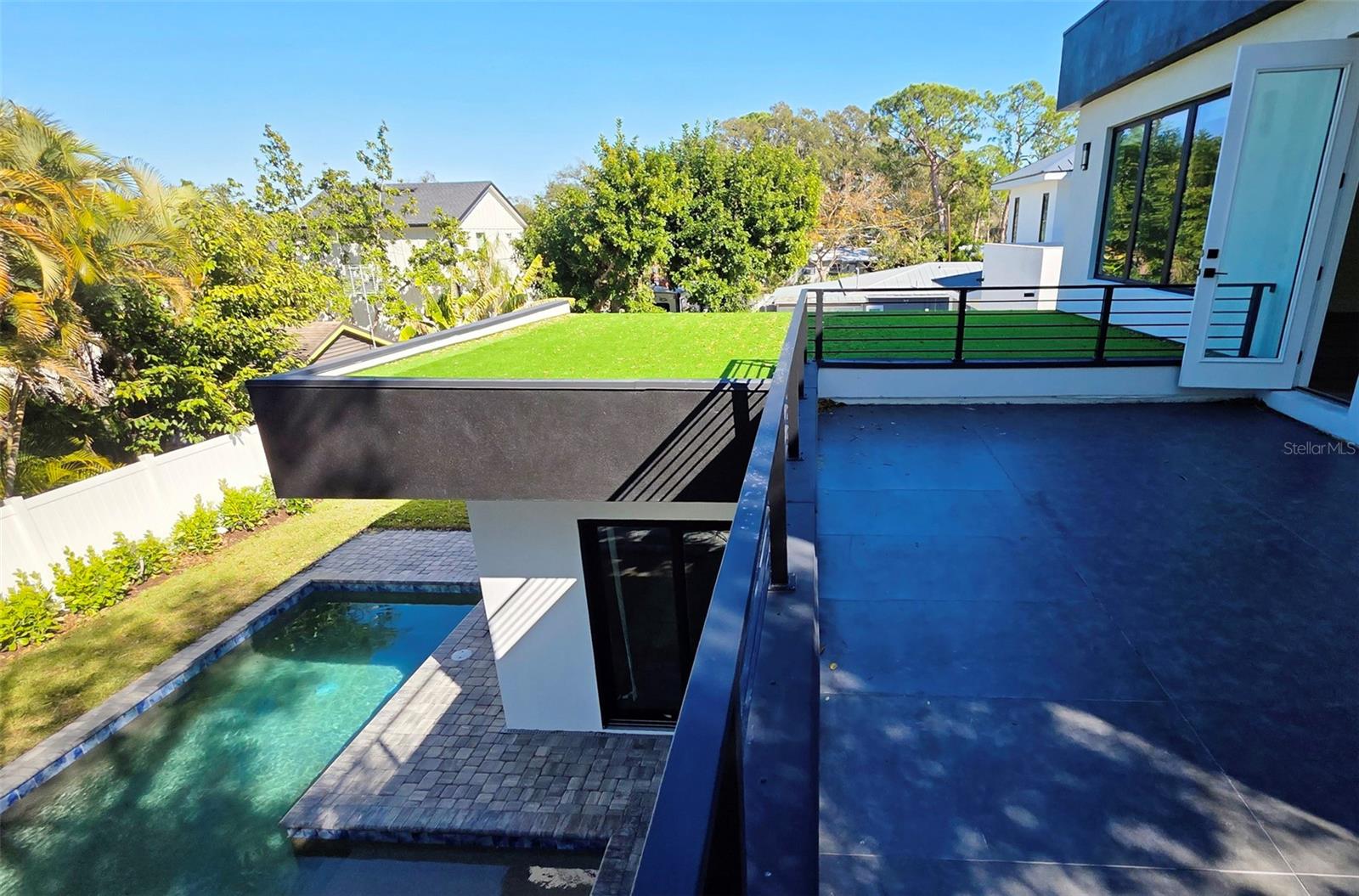 Image 75 of 95 For 2475 Bay Street