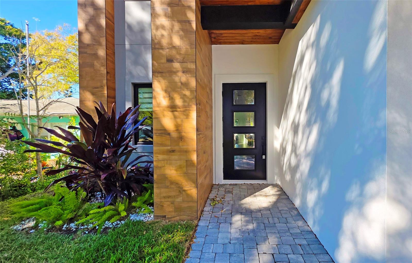 Image 76 of 95 For 2475 Bay Street