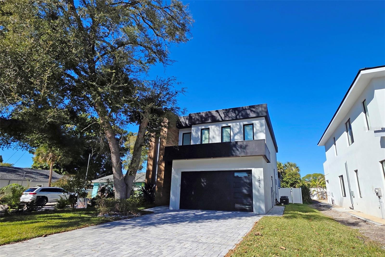 Image 80 of 95 For 2475 Bay Street