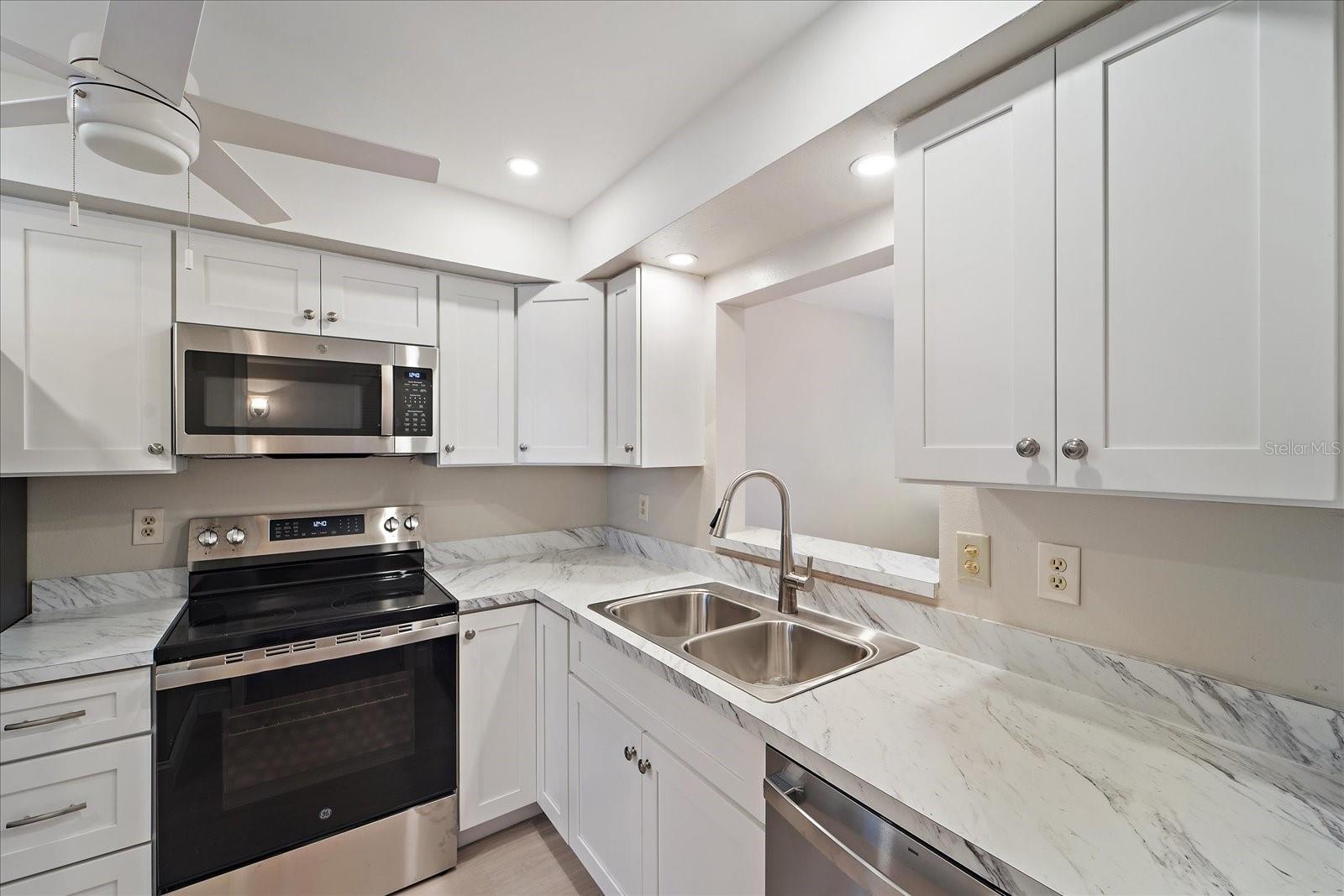 Image 10 of 36 For 7860 Palm Aire Lane 104