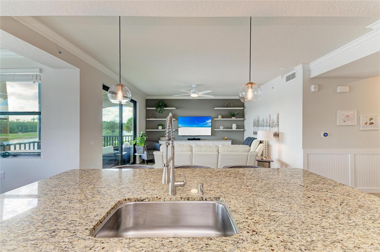 Image 19 of 79 For 17006 Vardon Terrace 206