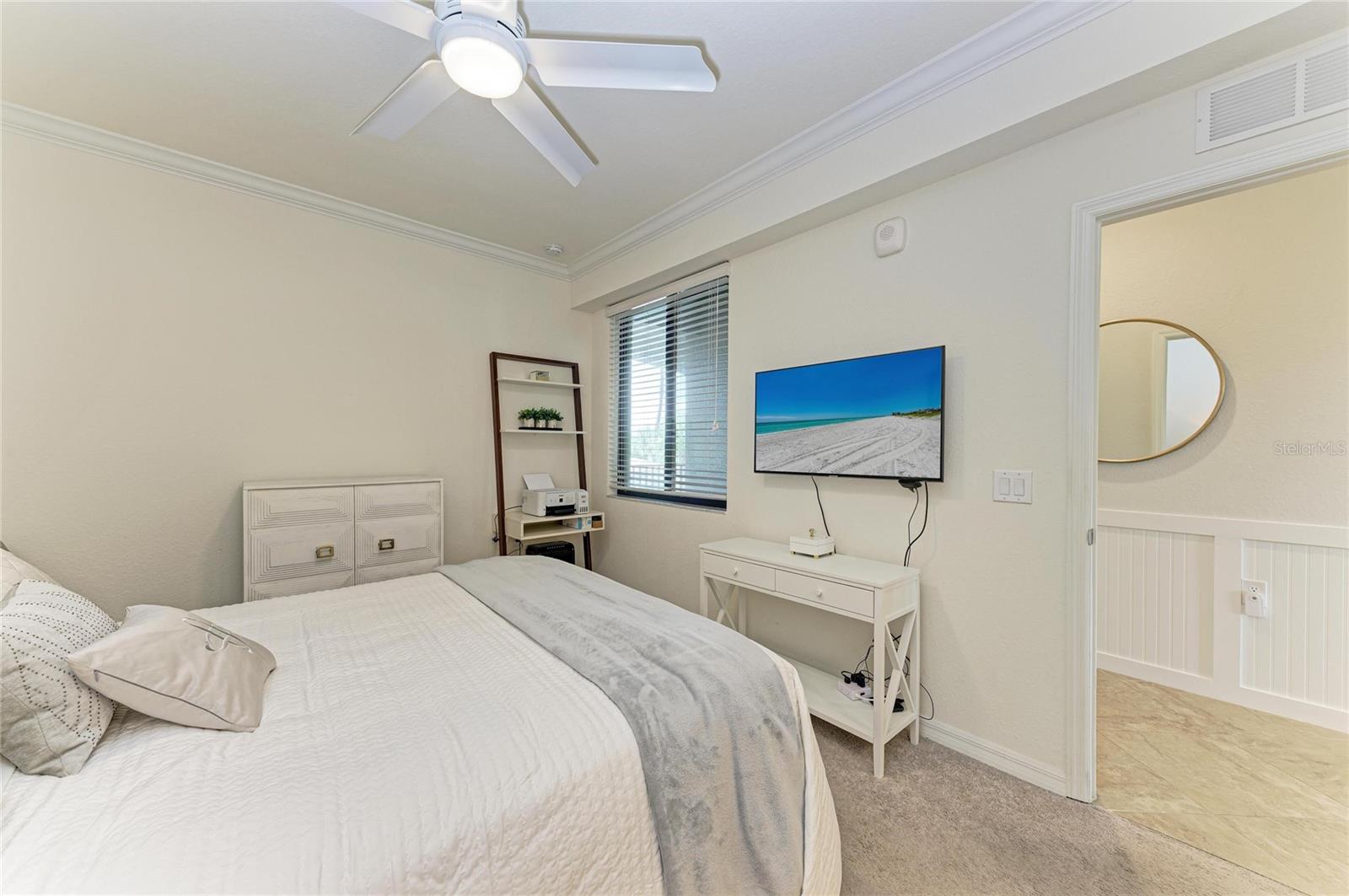 Image 26 of 79 For 17006 Vardon Terrace 206