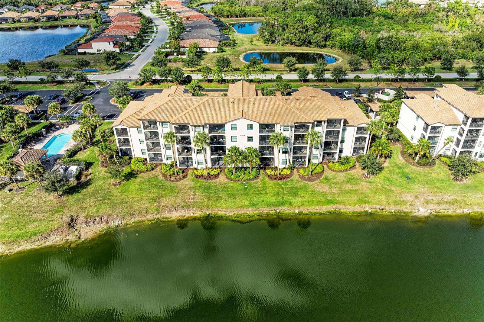 Image 45 of 79 For 17006 Vardon Terrace 206