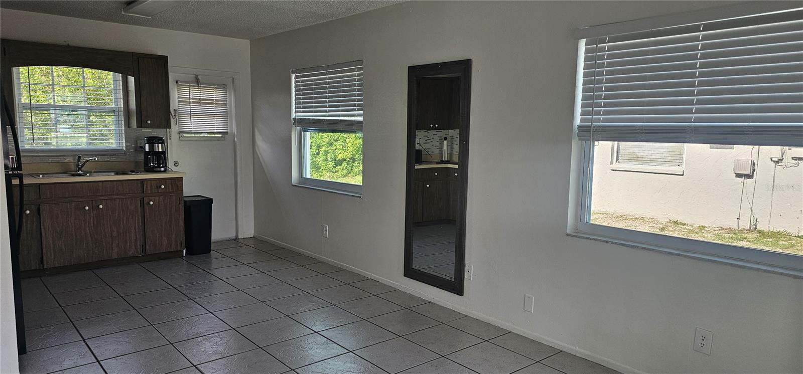 Image 4 of 13 For 12048 Henley Avenue B