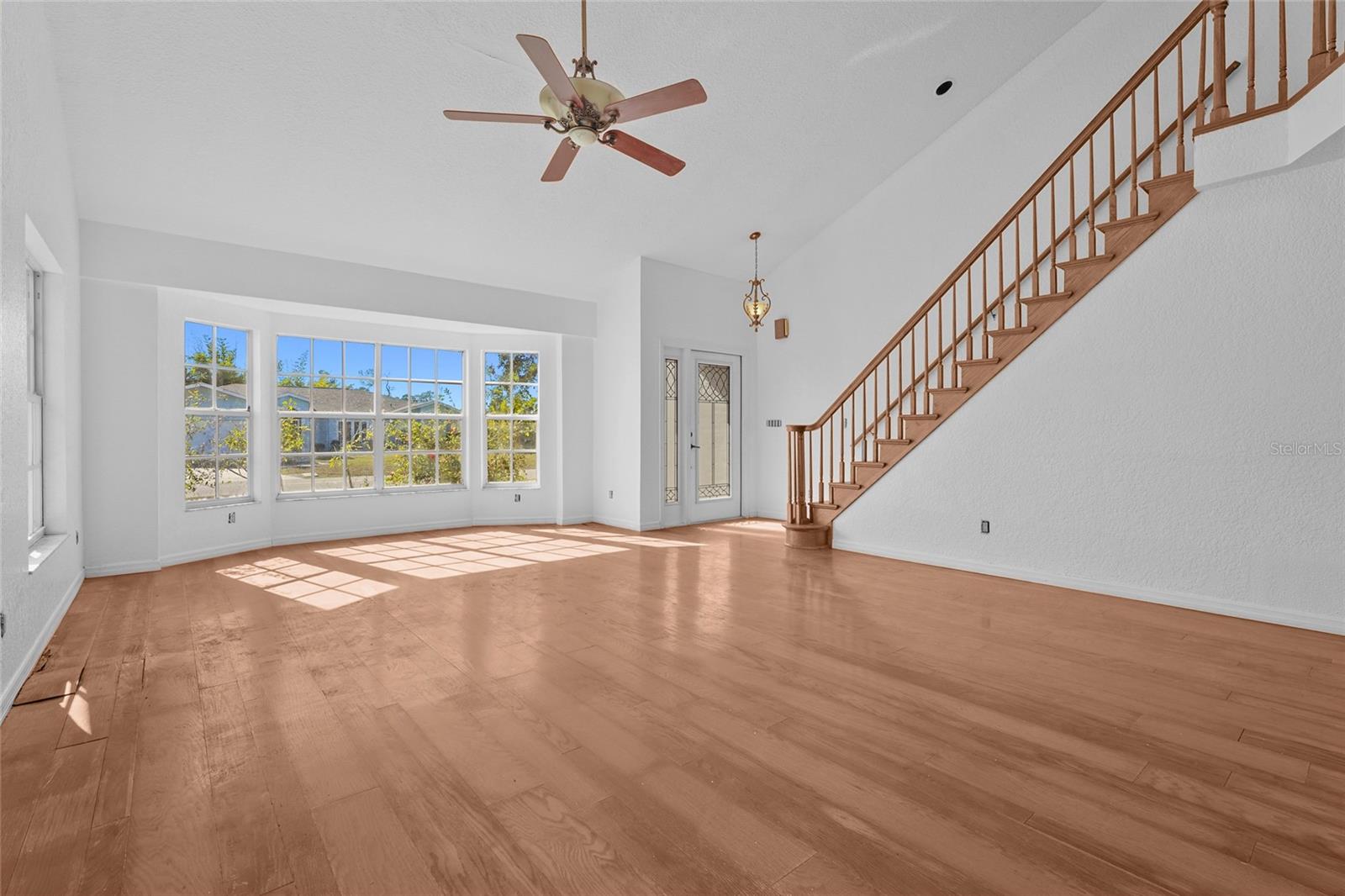 Image 11 of 68 For 23240 Fullerton Avenue