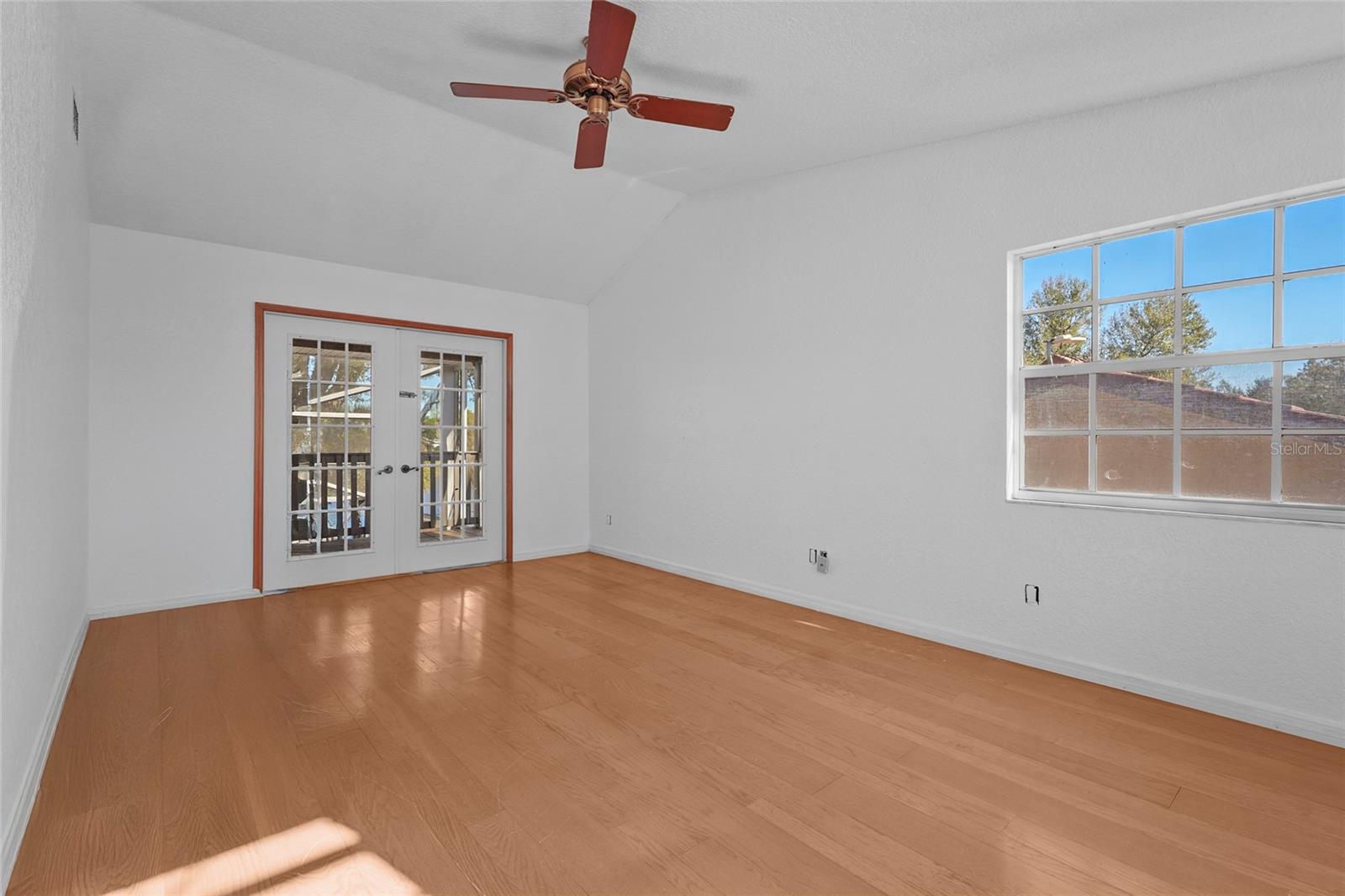 Image 16 of 68 For 23240 Fullerton Avenue