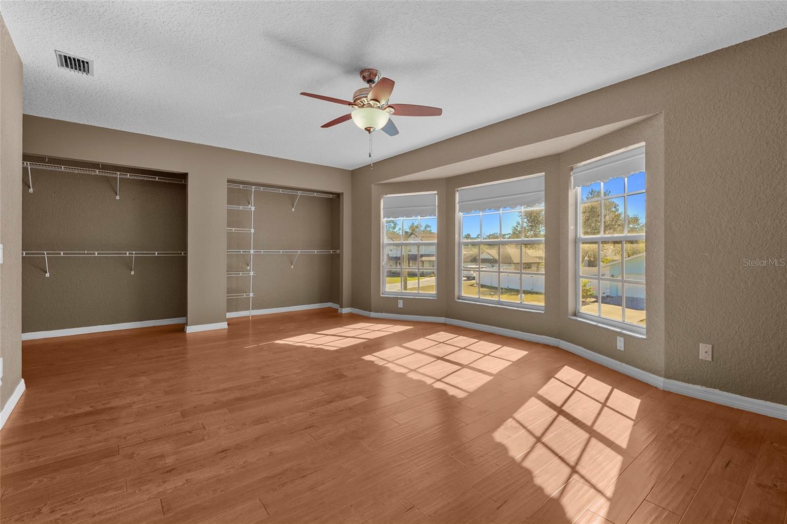 Image 19 of 68 For 23240 Fullerton Avenue