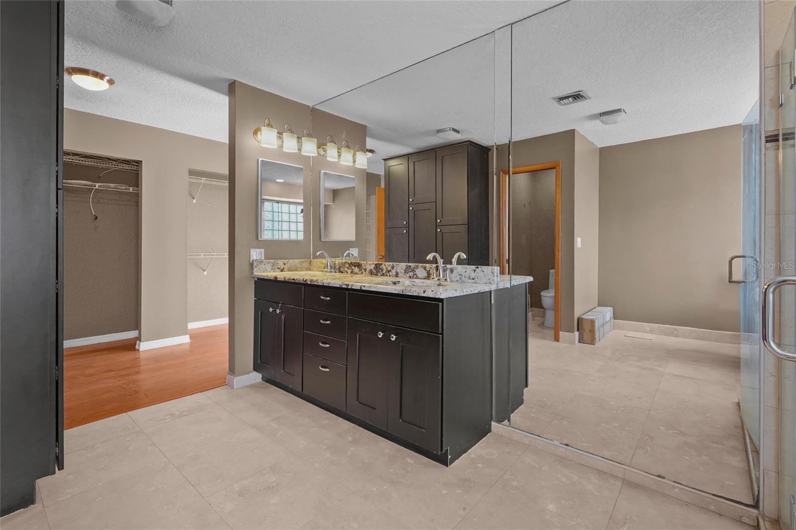 Image 21 of 68 For 23240 Fullerton Avenue