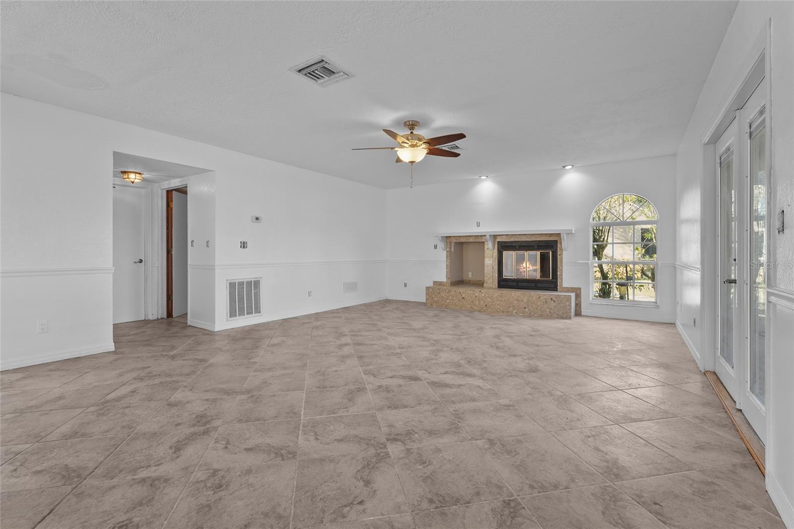 Image 7 of 68 For 23240 Fullerton Avenue