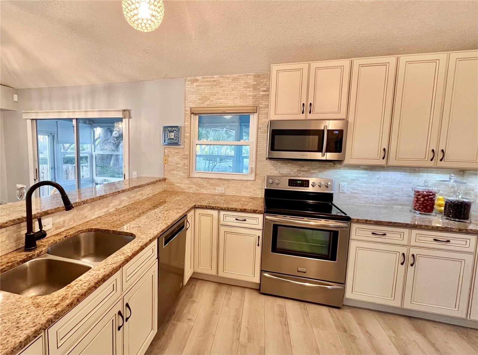 Image 9 of 62 For 7801 Ontario Street Circle