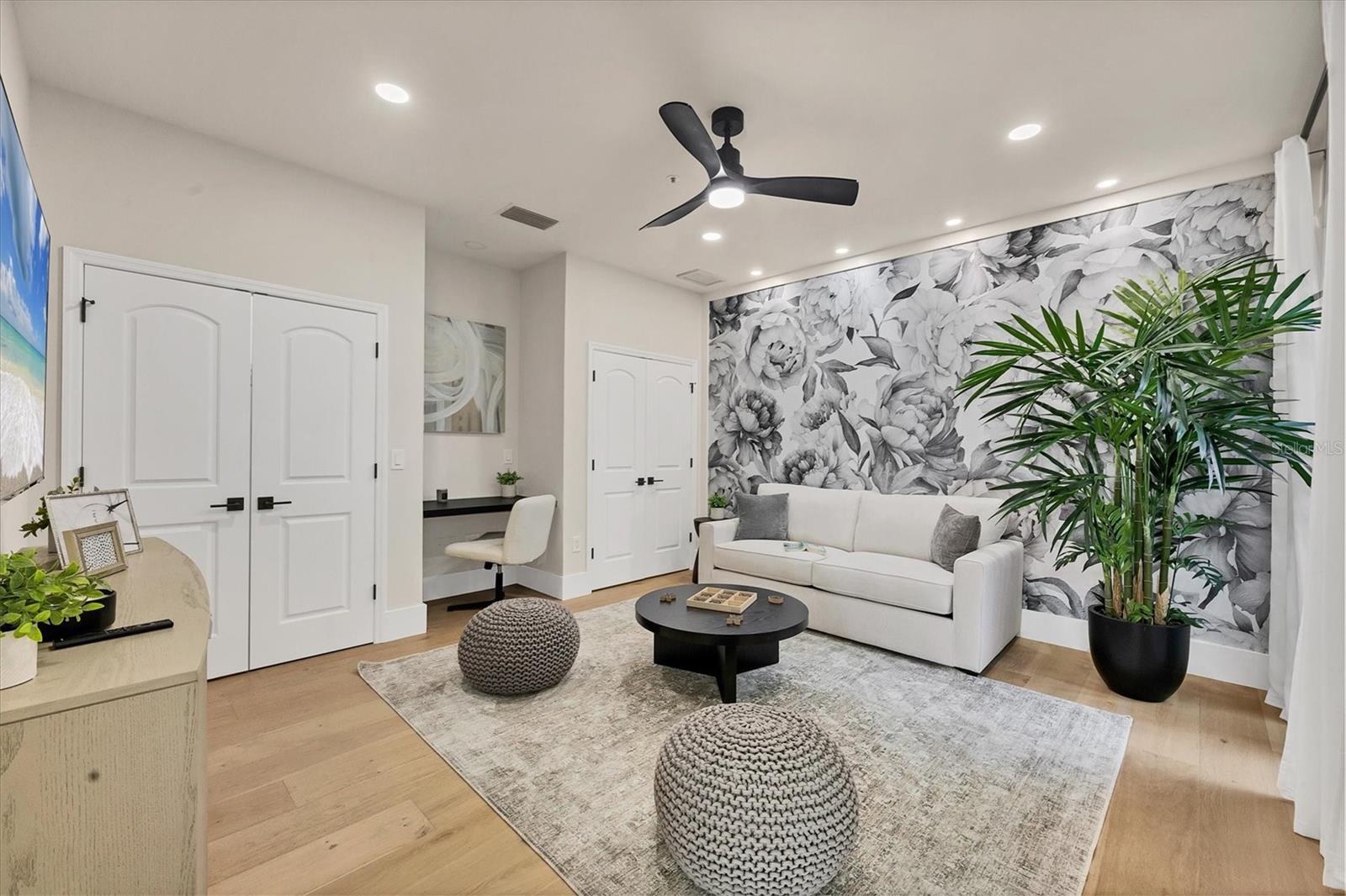 Image 18 of 82 For 3540 Mistletoe Lane