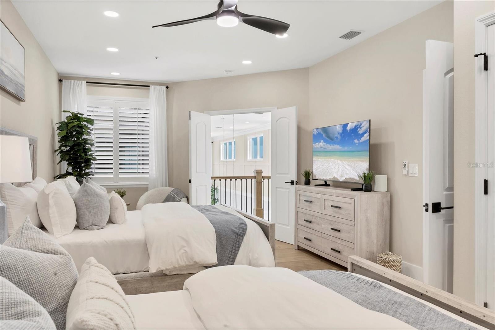 Image 31 of 82 For 3540 Mistletoe Lane