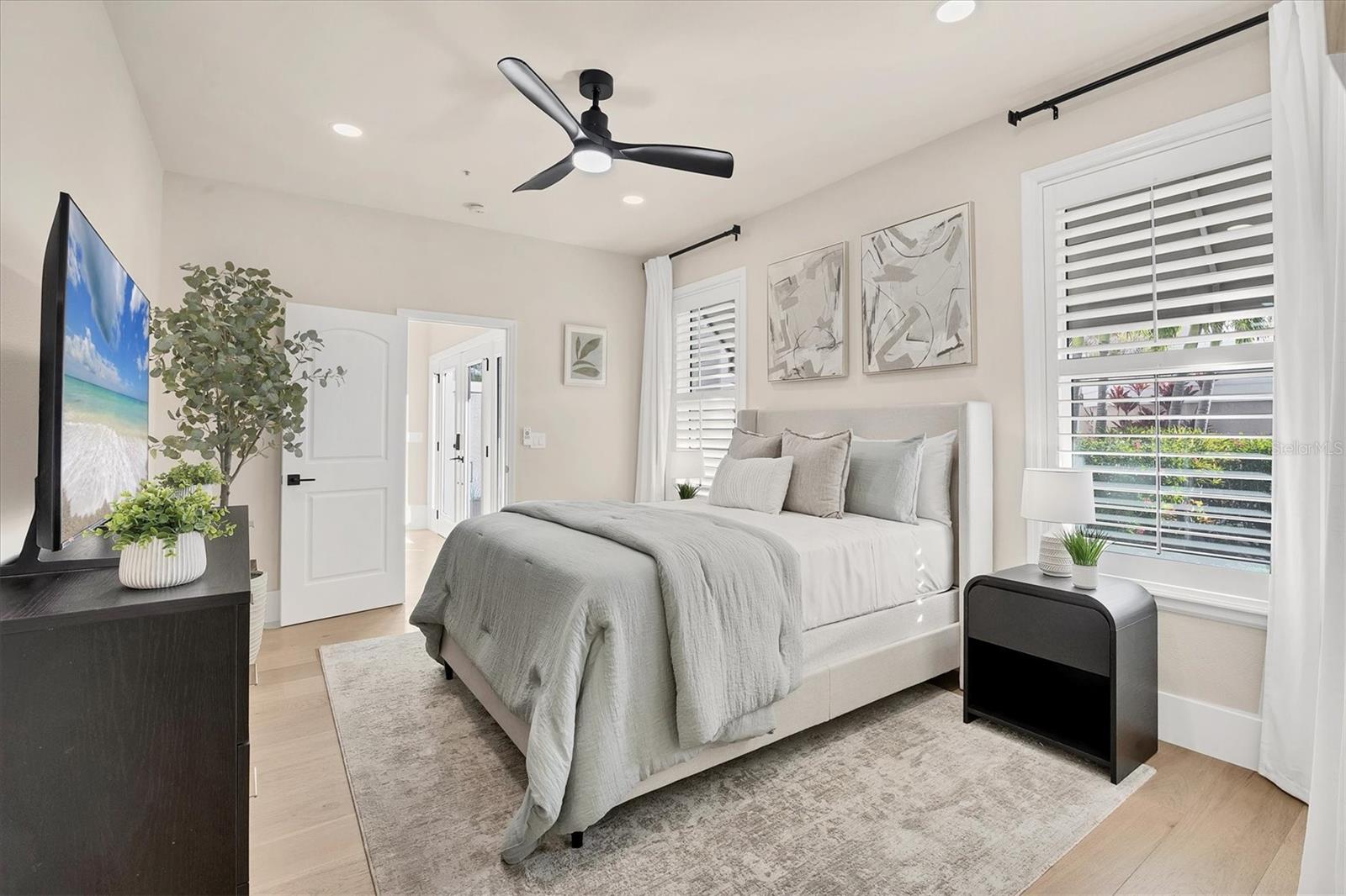 Image 35 of 82 For 3540 Mistletoe Lane