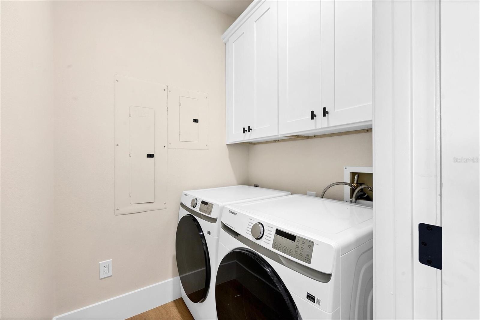 Image 42 of 82 For 3540 Mistletoe Lane