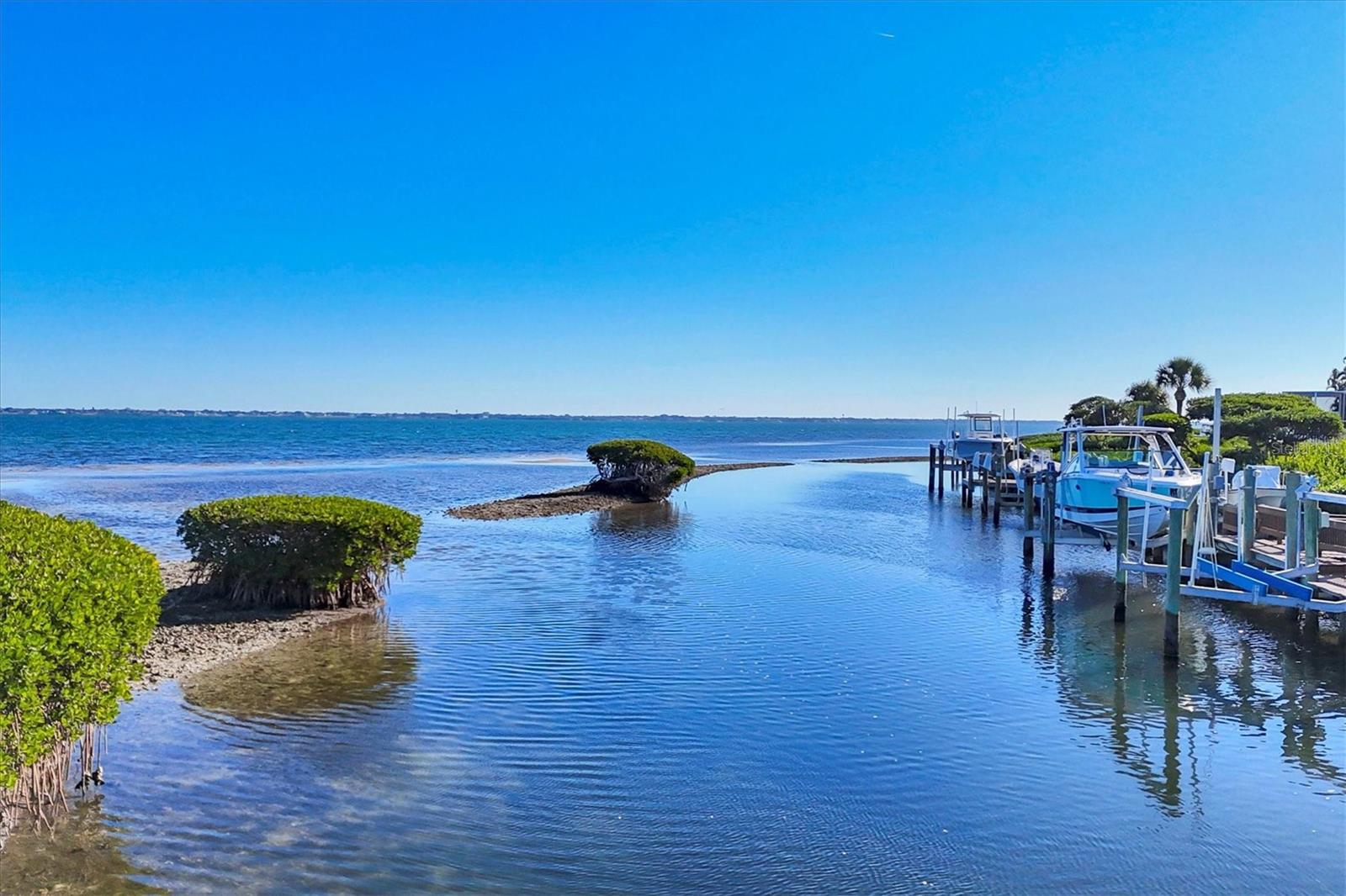 Image 5 of 82 For 3540 Mistletoe Lane