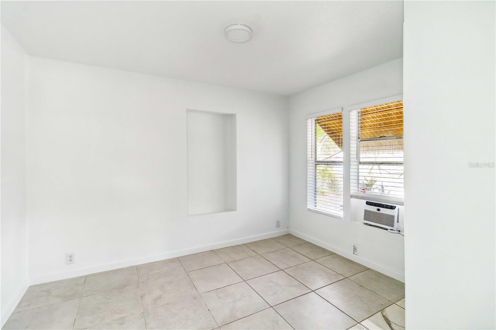 Image 10 of 29 For 612 5th Avenue Drive E