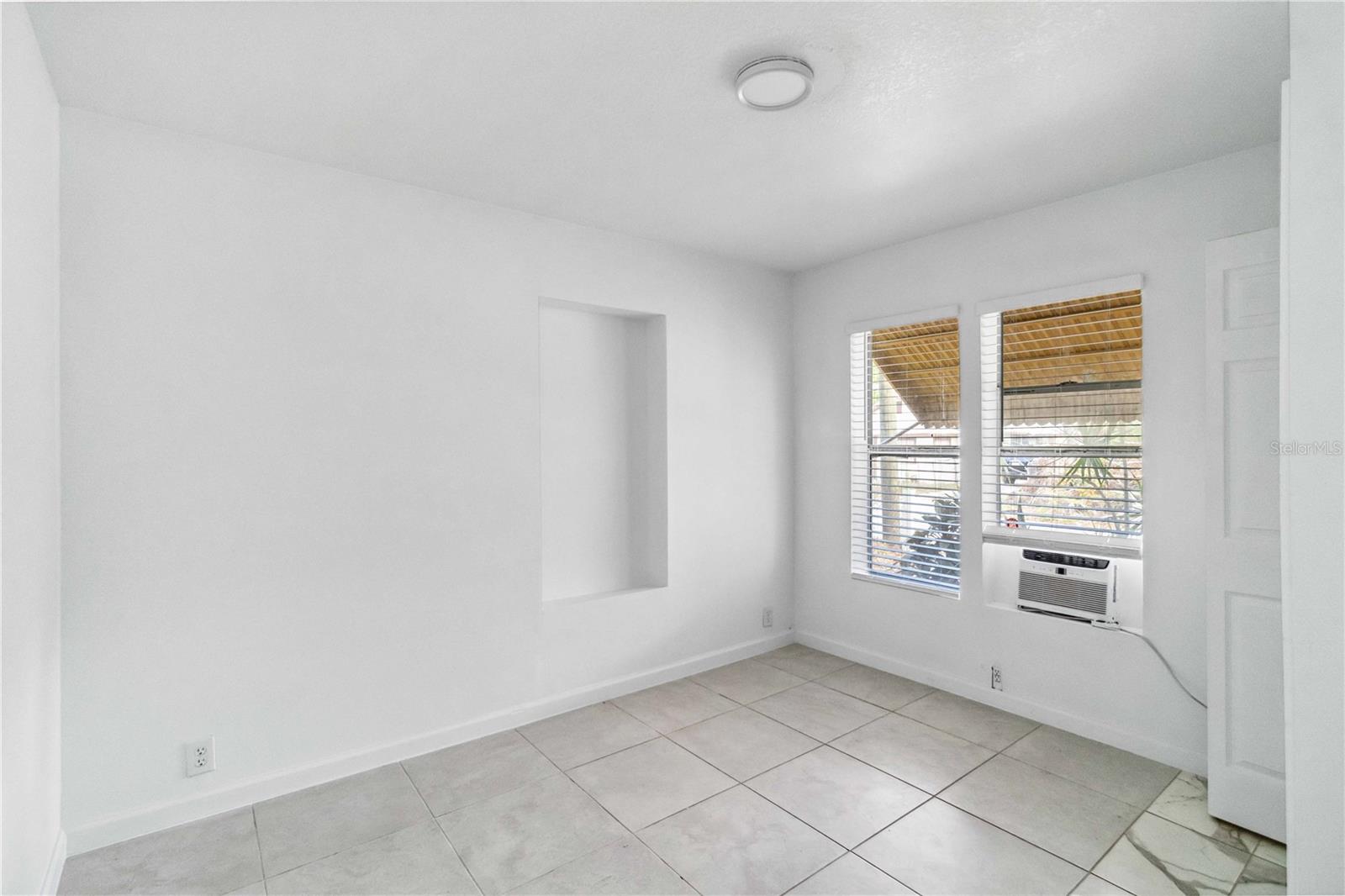 Image 12 of 29 For 612 5th Avenue Drive E