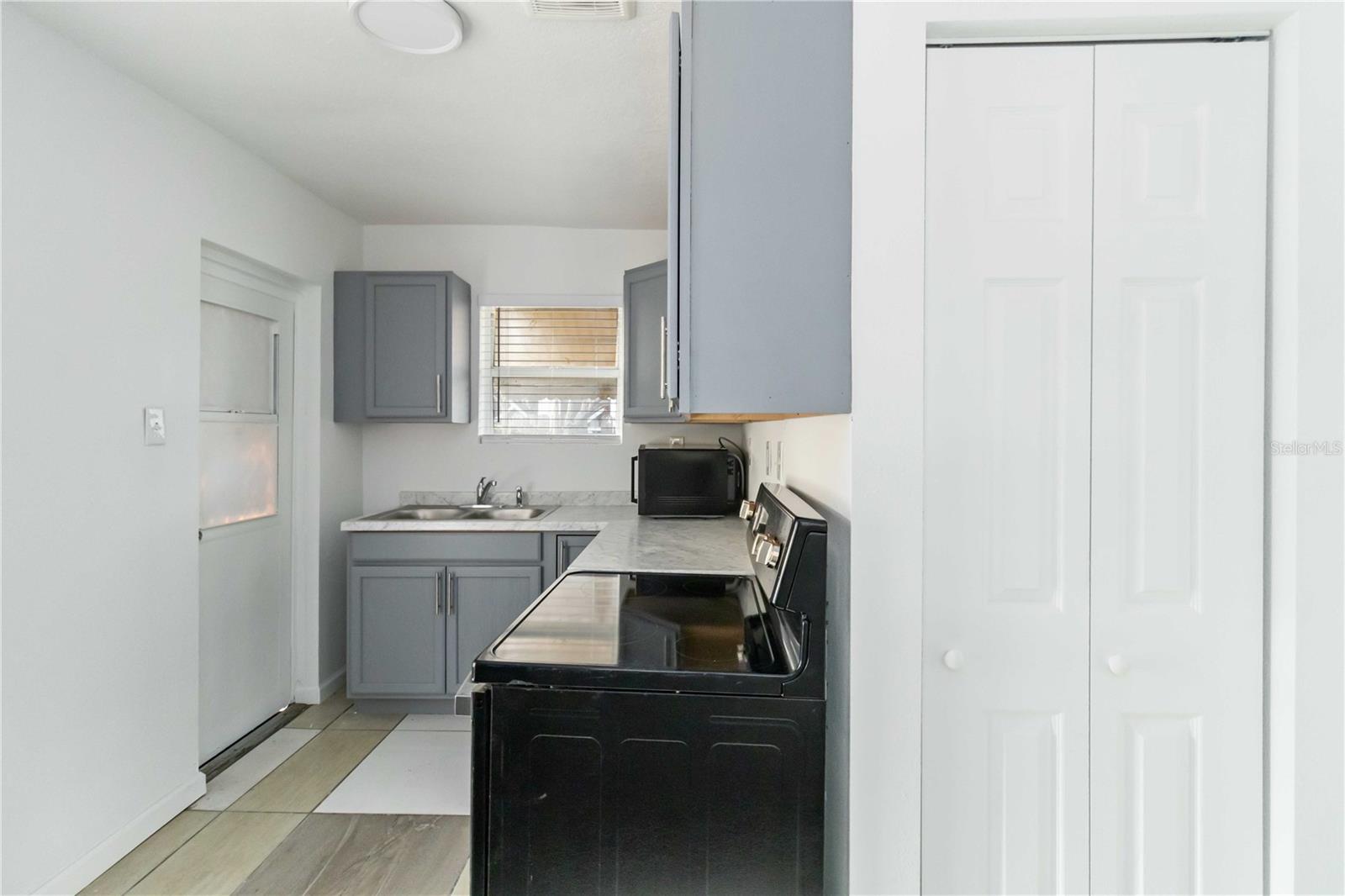 Image 17 of 29 For 612 5th Avenue Drive E