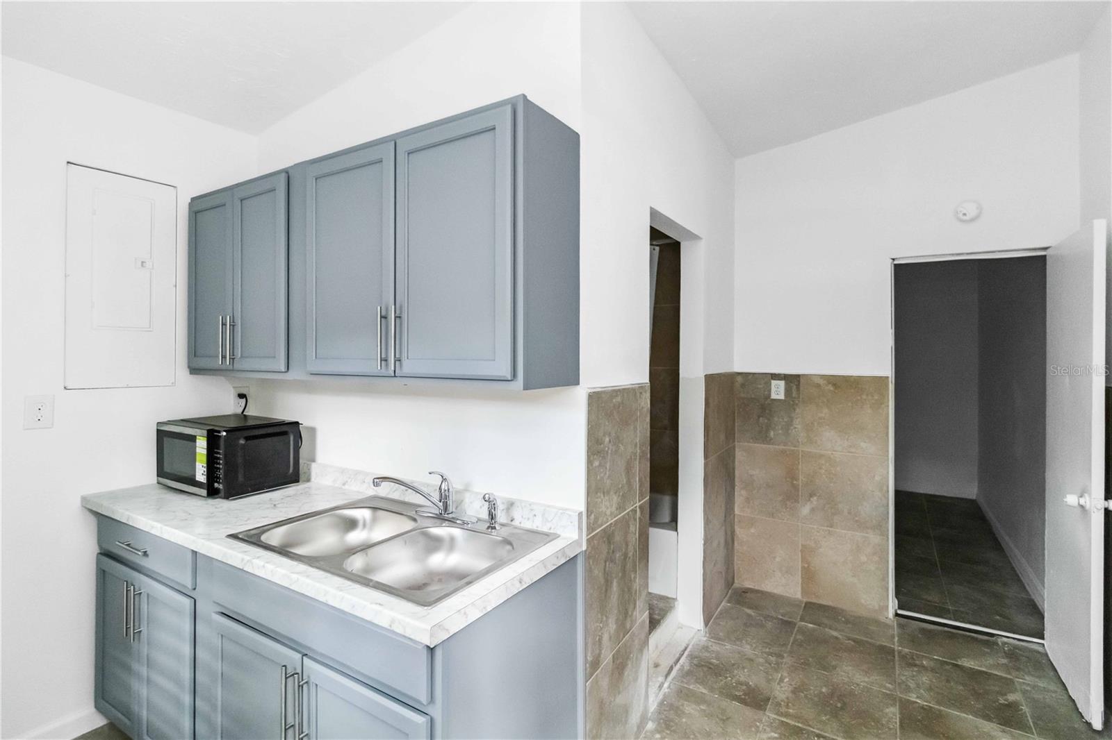 Image 19 of 29 For 612 5th Avenue Drive E